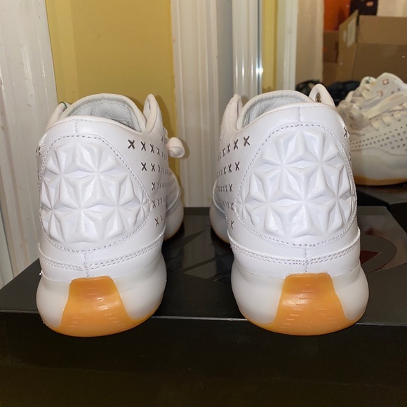 Kobe 10 Mid EXT White Gum - Picture 4 of 9
